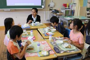 給食中の画像