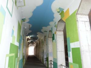 小山田隧道トンネル内東側壁面の壁画