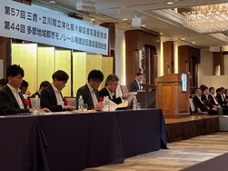 三鷹・立川間立体化複々線促進協議会、多摩地域都市モノレール等建設促進協議会合同役員会・総会の写真