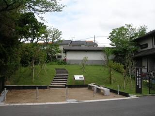 牢場遺跡西側広場