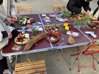 リースを作成している写真