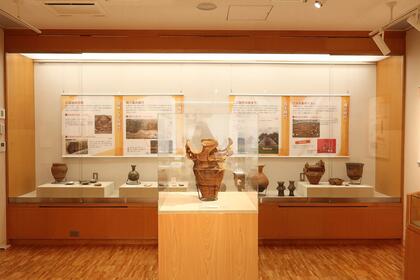 展示解説の様子