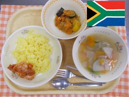南大谷小学校の給食の写真