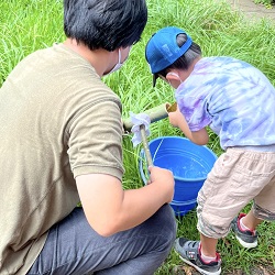 水鉄砲づくりの様子