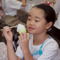 かき氷の食品サンプルワークショップの様子