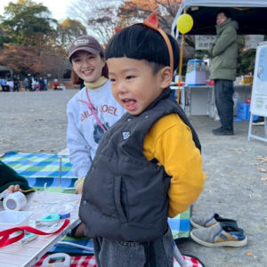 ネコ耳カチューシャ作りの様子