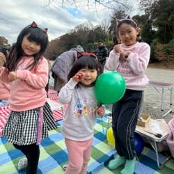 ネコ耳カチューシャ作りの様子