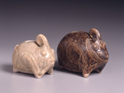 うさぎの陶磁器の写真