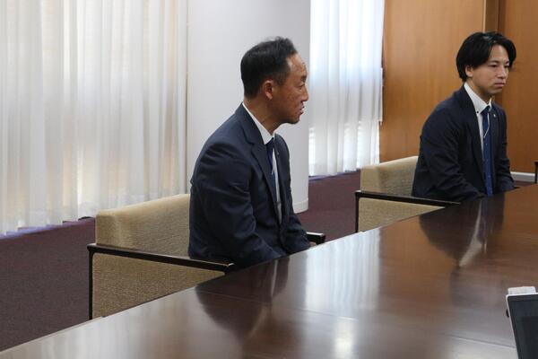 話をする黒田監督