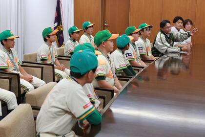 金森アームズ表敬訪問の様子