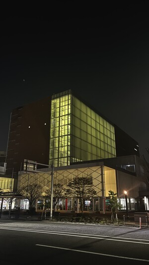 町田市庁舎ライトアップ