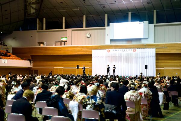 2025年度式典の様子を説明する画像です。