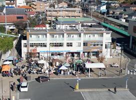 相原駅前マーケット全体の様子