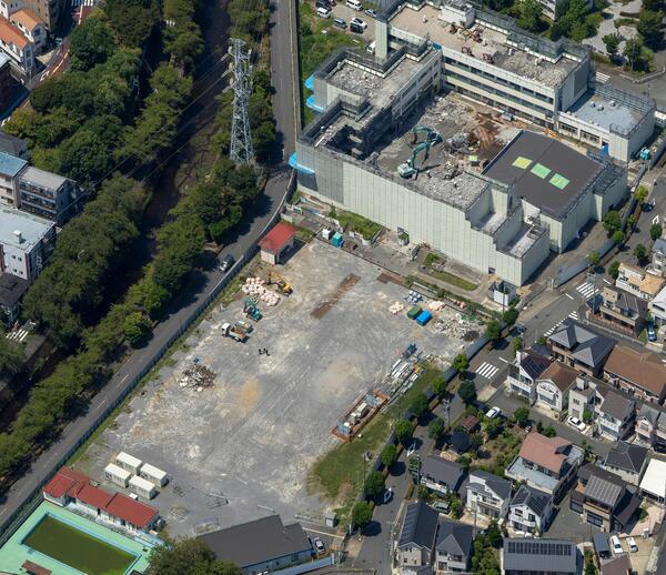 2025年8月の成瀬小学校航空写真