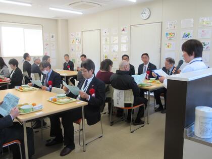 試食会の様子1