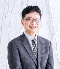 講師　鈴木智広