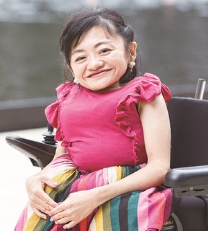 伊是名夏子氏画像