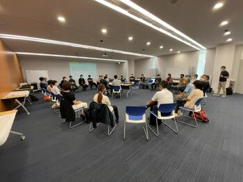 つなげる30人開催中の写真