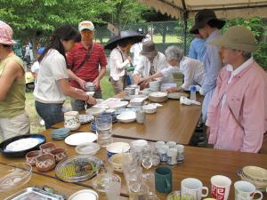 地域のイベントにこられた方がリサイクル広場にも寄っている様子。