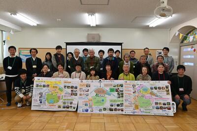 記念撮影の様子の写真