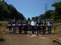 町田市薬師池公園四季彩の杜ダリア園開園式の写真