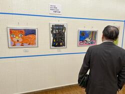 町田市民美術展視察の写真