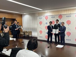 定例記者会見の写真