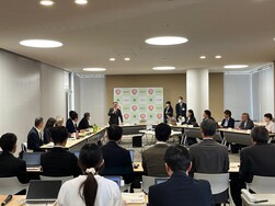 町田市廃棄物減量等推進審議会委員委嘱式の写真