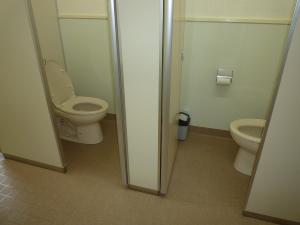 鶴川第二小学校のトイレ写真