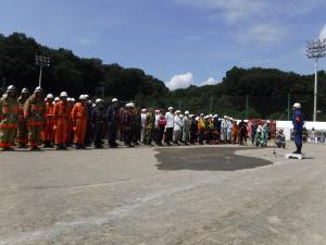 町田市総合防災訓練参加者が整列している様子